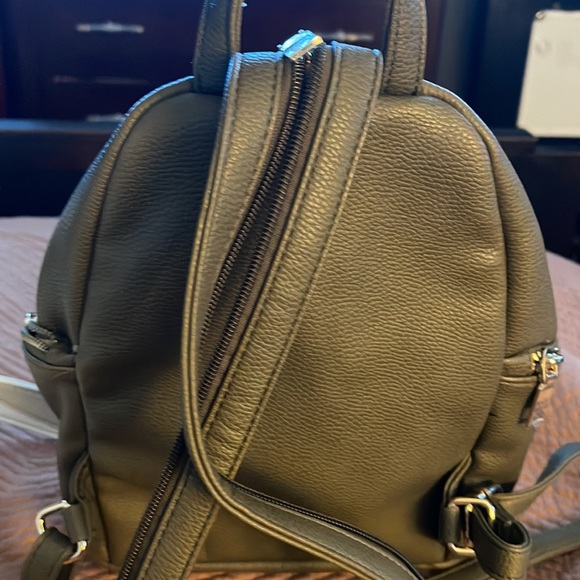 Backpack - Picture 7 of 12